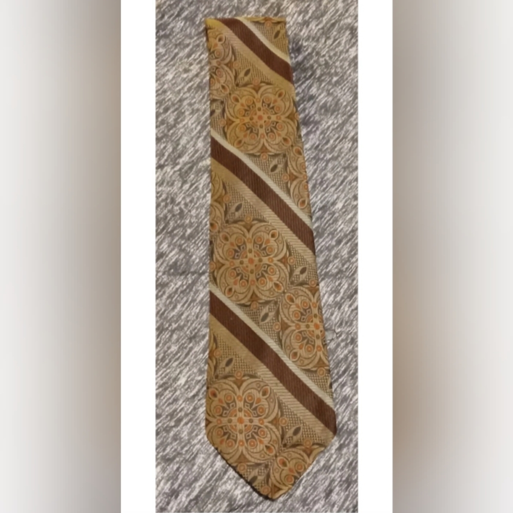 Elegant Brown and Tan Men's Tie